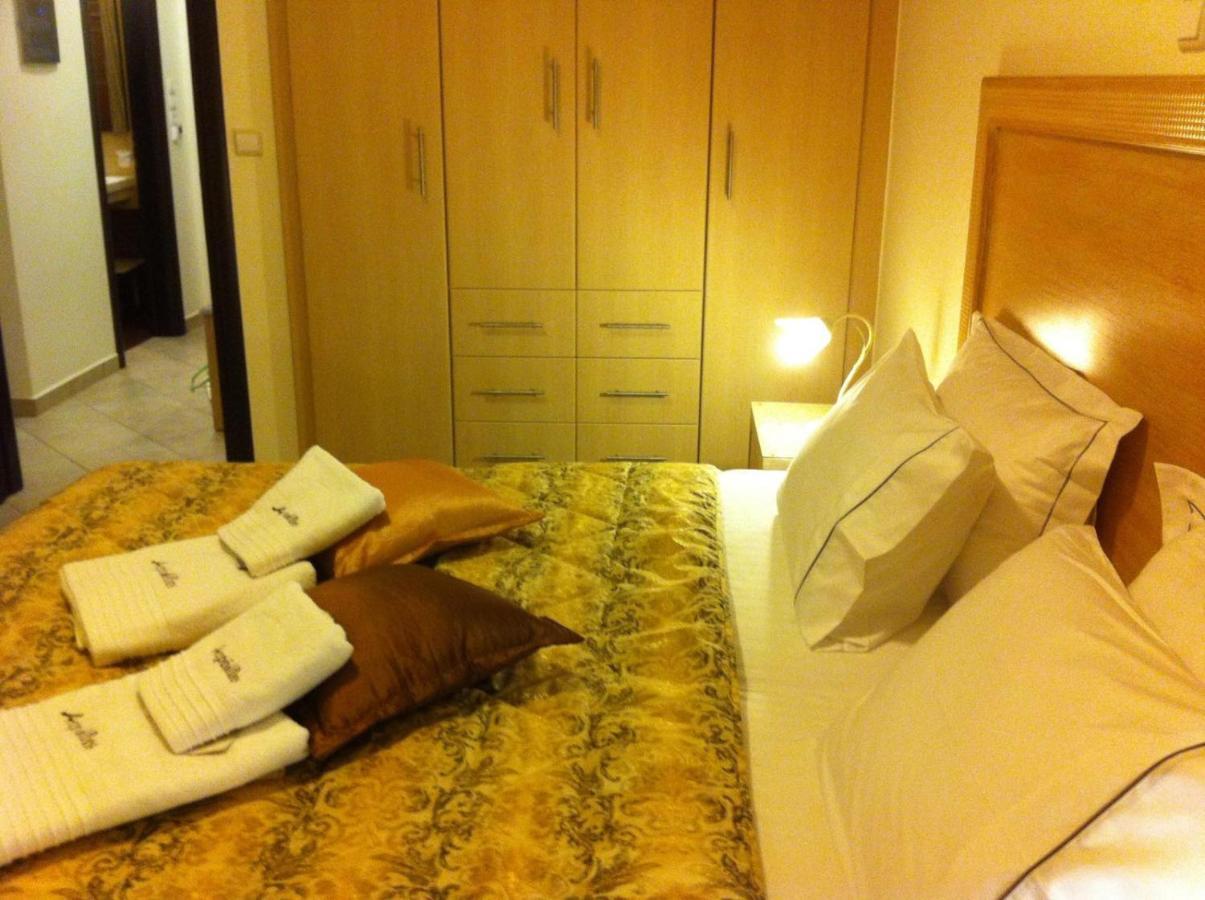 Aerolithos Hotel Adamantas Exterior photo