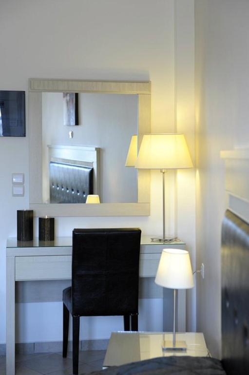 Aerolithos Hotel Adamantas Room photo